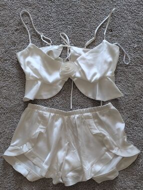 NWT Lulus Sarua Ivory Satin Rosette Two-Piece Lingerie Pajama Set Size Medium